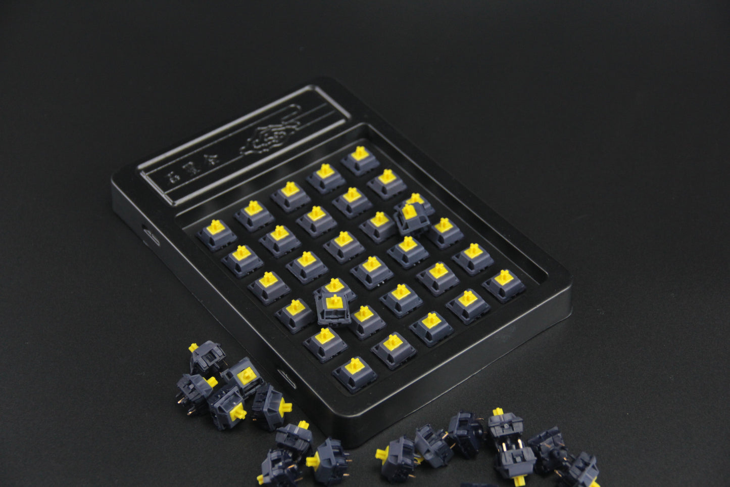 [In Stock] DesignerStudio Graphite Gold Switches